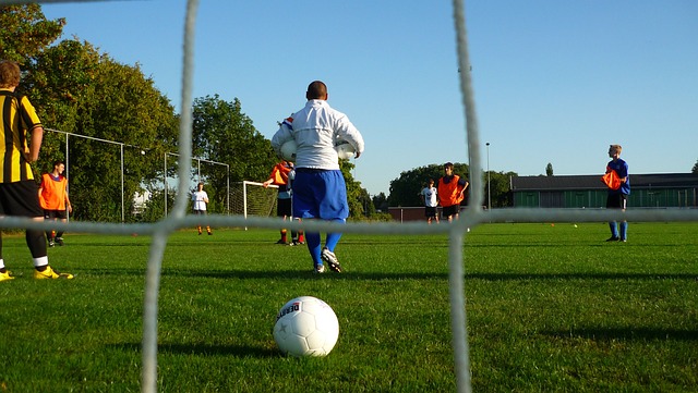 曼联球迷会：格雷泽的债务是衰落原罪，不应通过涨票价让球迷买单.